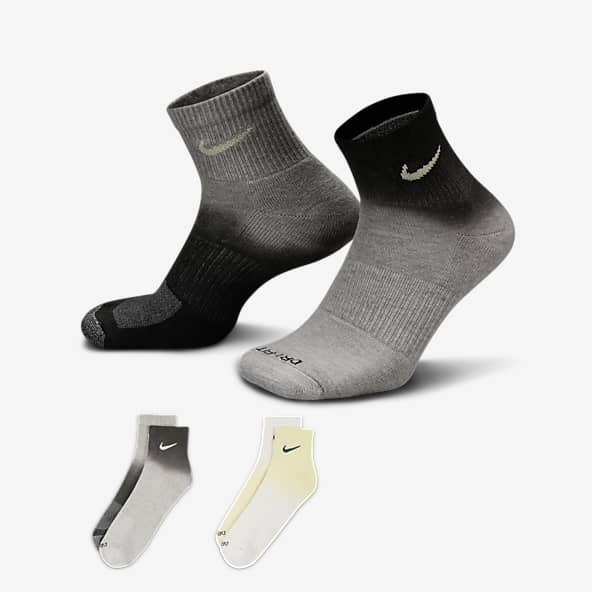 Nike Chaussettes Air Sheer pour femme Taille M (39-42) Noir : :  Mode