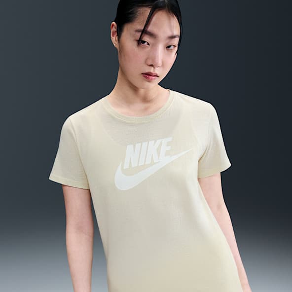 Nike Sportswear Essentials Women's Logo T-Shirt