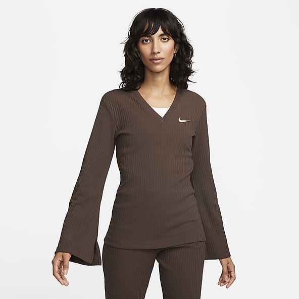 Nike Sportswear Essential Women's Long-Sleeve Holiday Top