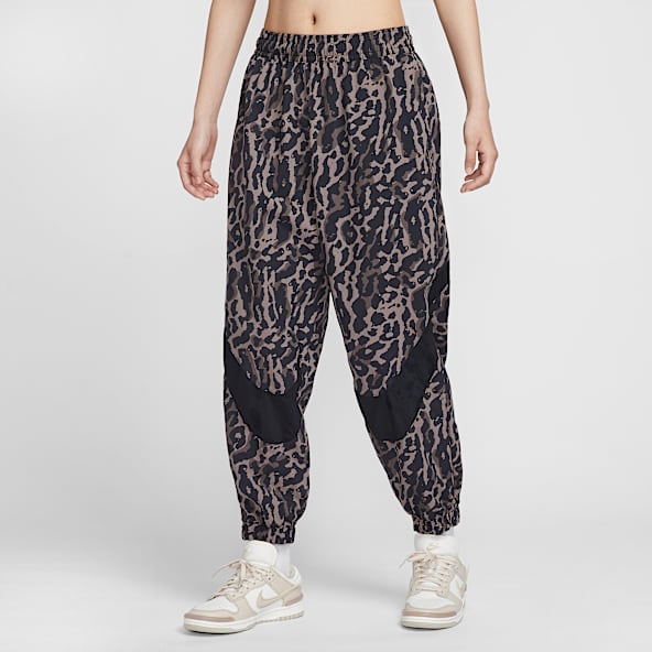 Nike Sportswear Women's Woven Printed Trousers
