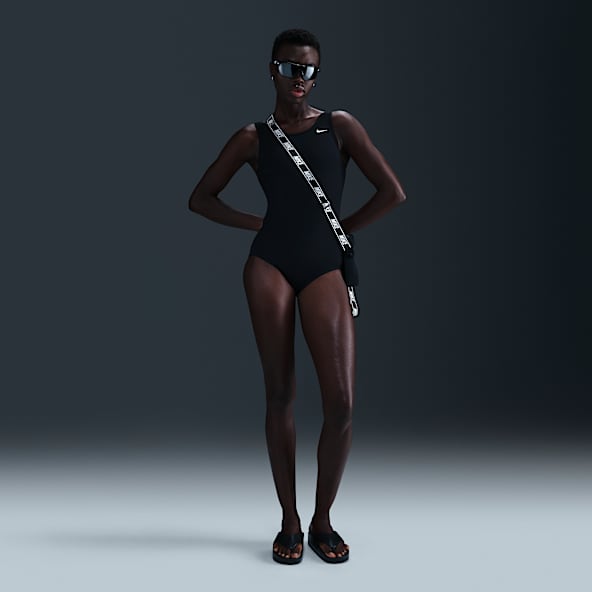 Nike Swim HydraStrong Traje de baño de una sola pieza de altura baja en las piernas y espalda en U para mujer