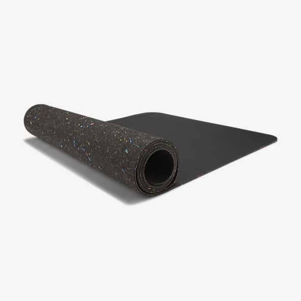 Black Yoga Mats. Nike LU