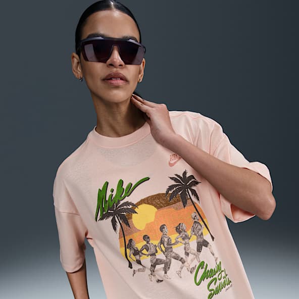 Nike Sportswear Essential Women's Oversized T-Shirt