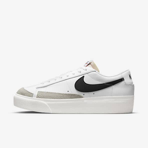 white nike low shoes