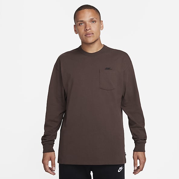 Nike Sportswear Premium Essentials Men's Pocket T-Shirt.