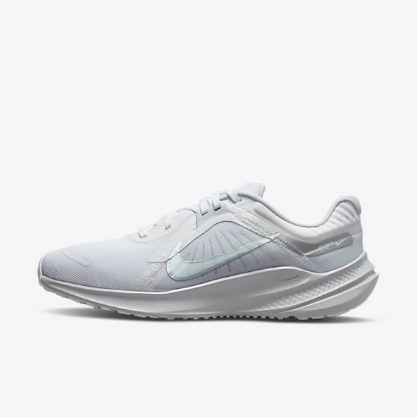 White nike shop running shoes women