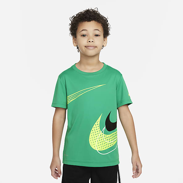Nike Kids Boy's Sport Short Sleeve Tee & Shorts Set (Little Kids) :  : Clothing, Shoes & Accessories