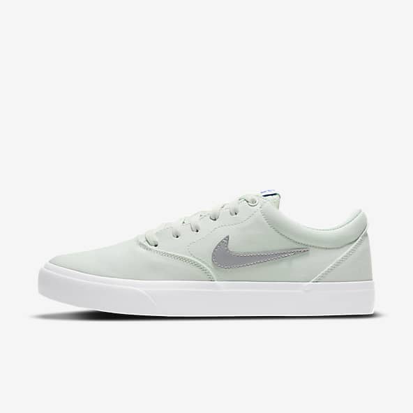 high top nike skate shoes