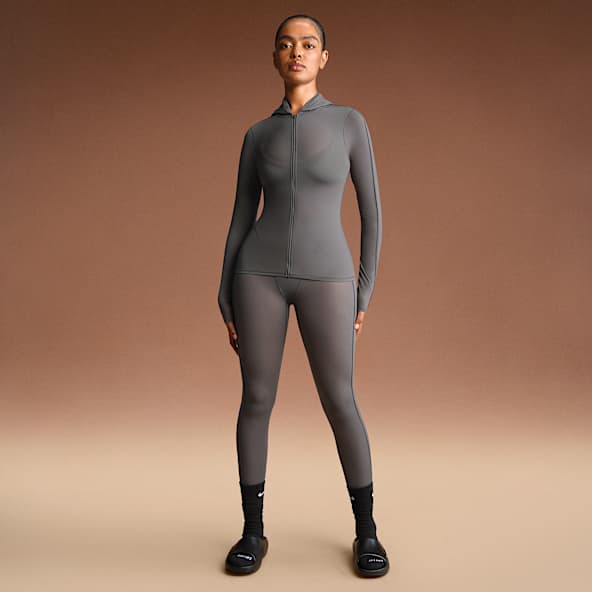 NikeSKIMS Weightless Layers Women's High-Waisted V-Panel Leggings