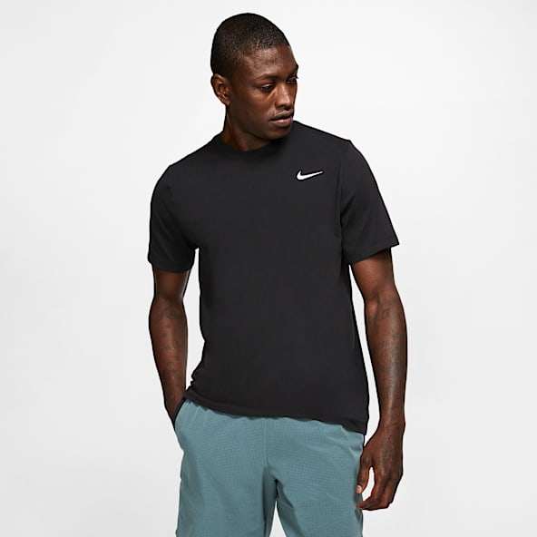 gym outfit men nike