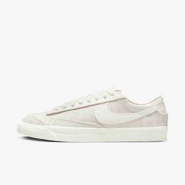 Nike Blazer Low 77 SE Womens Shoes