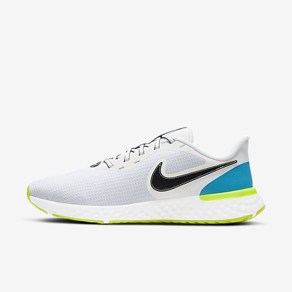 nike sports shoes under 2500
