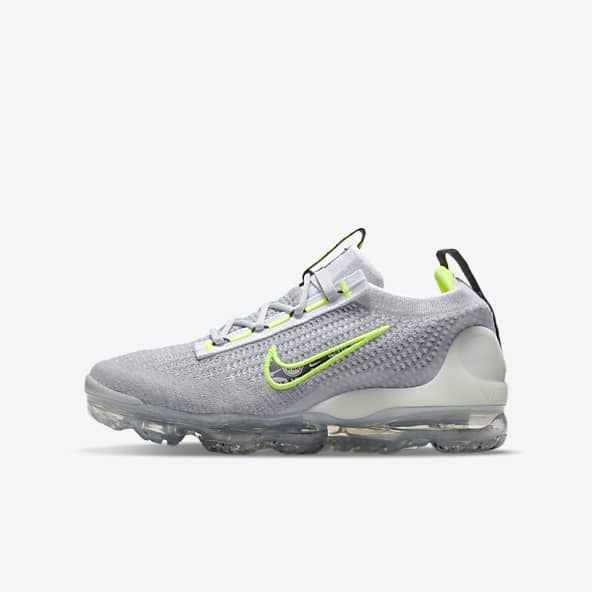 Nike boys shoes clearance