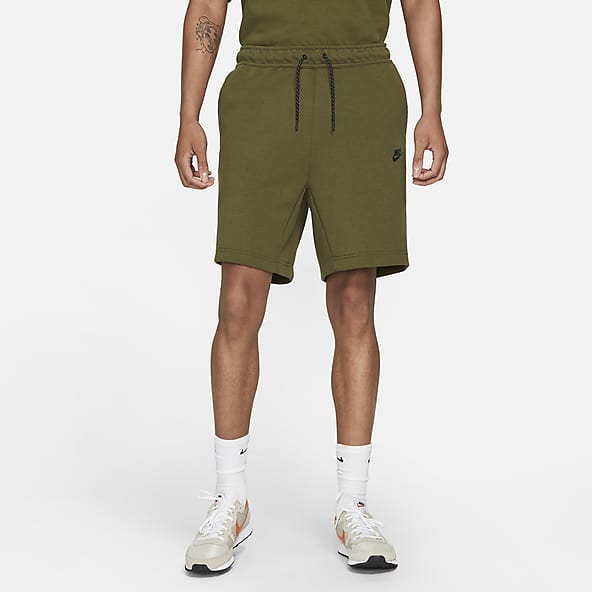 Tech Fleece Shorts. Nike GB