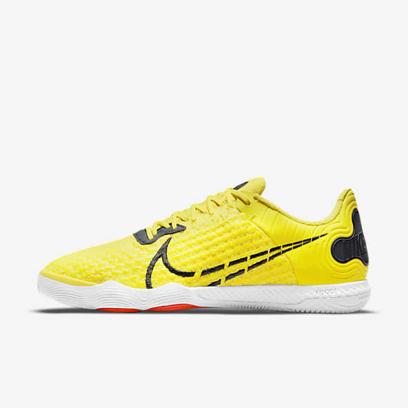 nike flyknit futsal