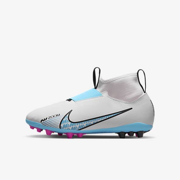Botas de fútbol césped artificial. Nike