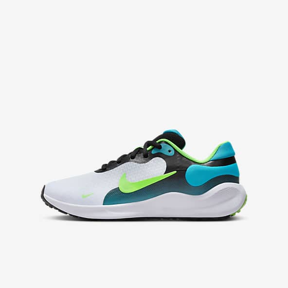 older boys nike trainers