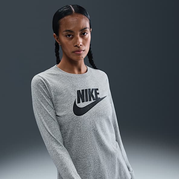 Nike Sportswear Club Essentials Women's Long-Sleeve Logo T-Shirt