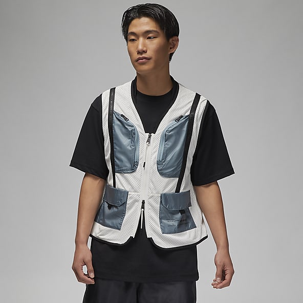Men's Gilets. Nike GB