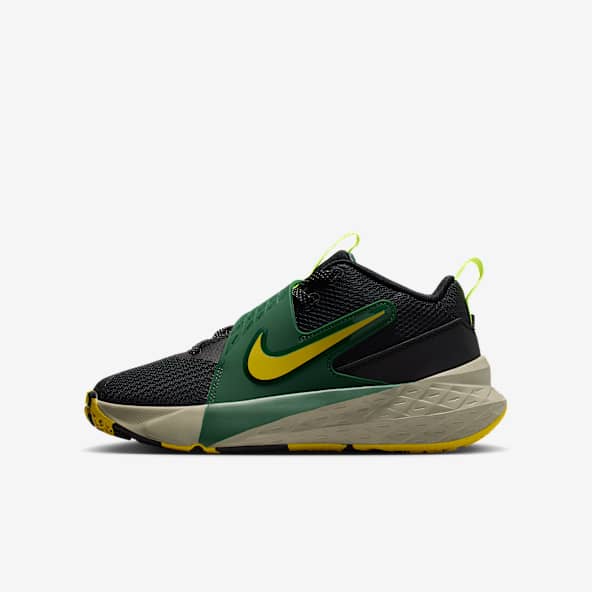 Nike Team Hustle D 12 Big Kids' Basketball Shoes