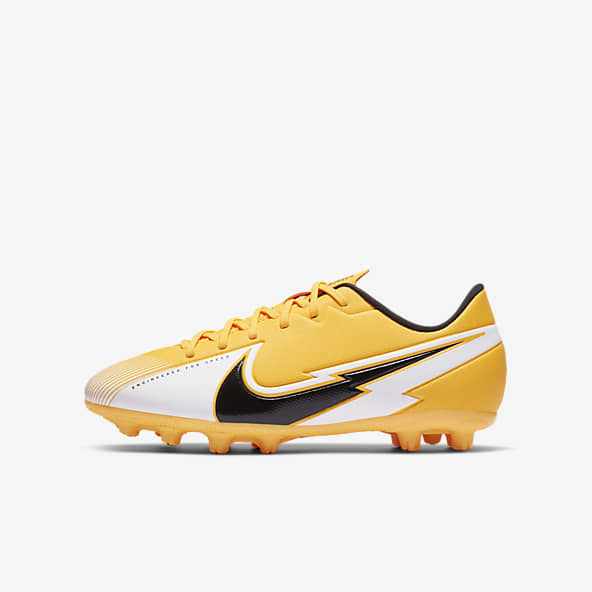 nike yellow soccer cleats