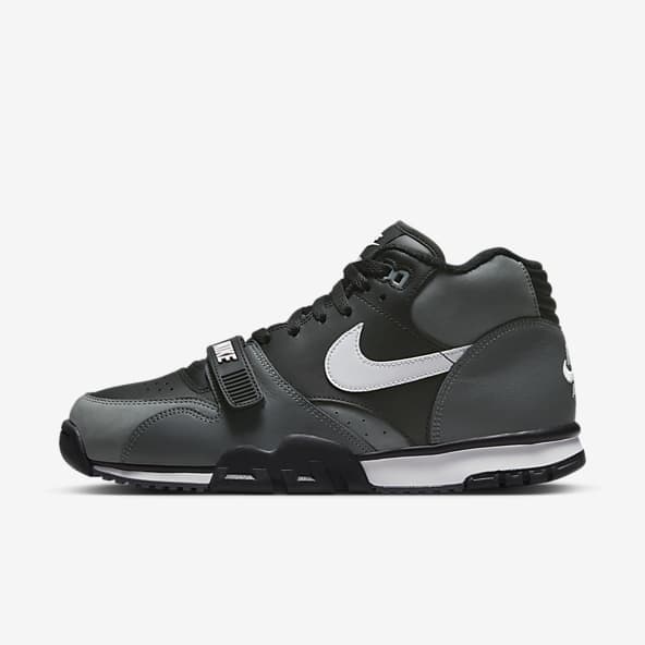 all black nike casual shoes