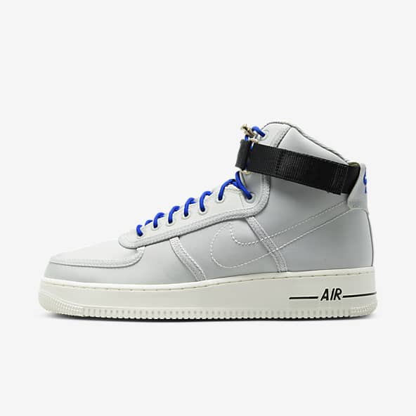Painting sandwich before Mens Air Force 1 High Top Shoes. Nike.com