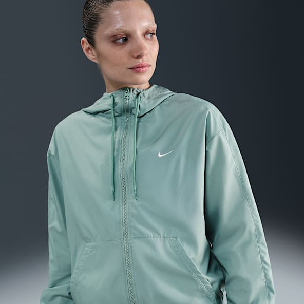 Nike Sportswear Classic Wovens Chamarra con gorro de ajuste holgado para mujer UV