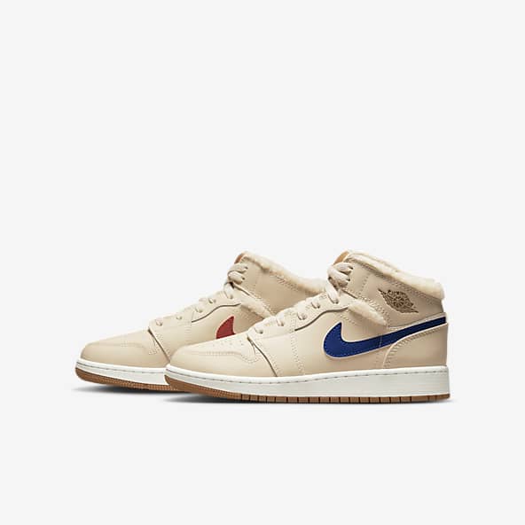 Filles Jordan 1 Chaussures. Nike LU Filles Jordan 1 Chaussures. Nike LU