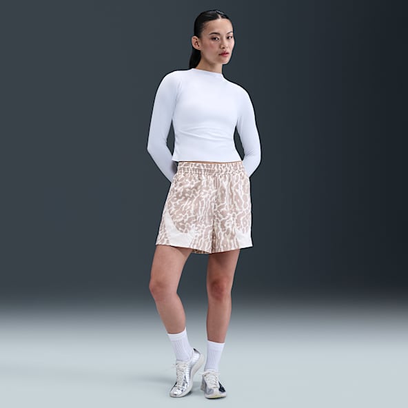 Nike Sportswear Shorts estampados de tejido Woven para mujer