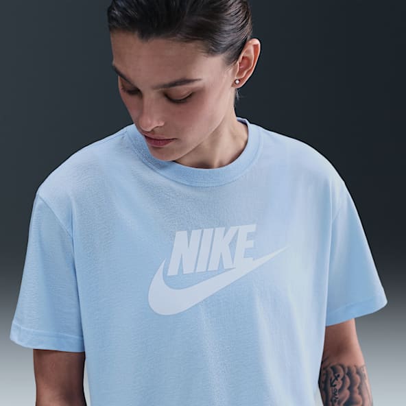 Nike Sportswear Essential Women's Cropped Logo T-Shirt