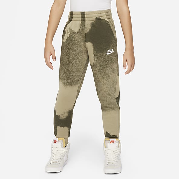 Nike club camo new arrivals joggers in green