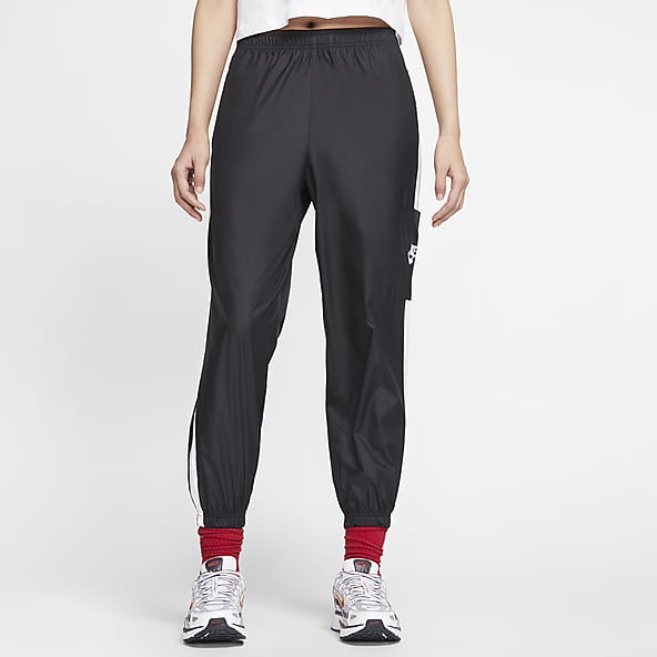 NIKE Sportswear Essential Womens Slim Jogger Sweatpants - BLACK