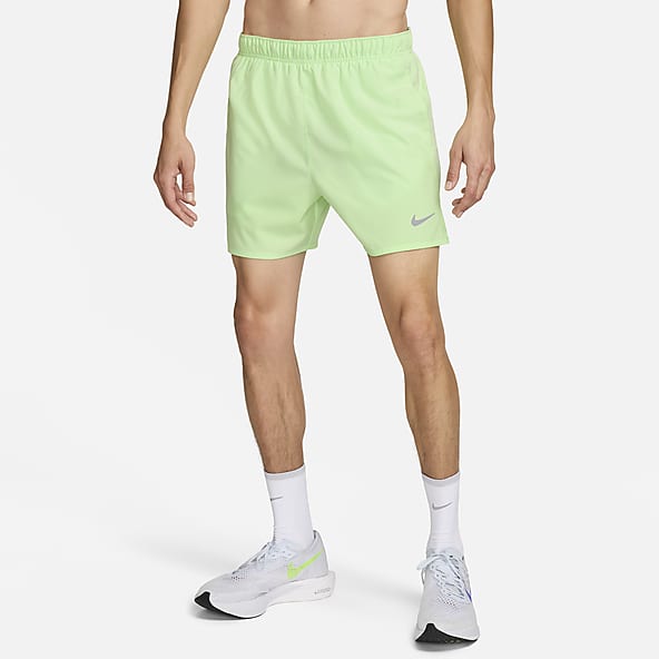 Best Offers on Nike shorts upto 20-71% off - Limited period sale