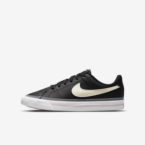 Nike cloth tennis shoes