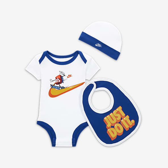 Nike Baby (3-6M) Swoosh Skate 3-Piece Box Set