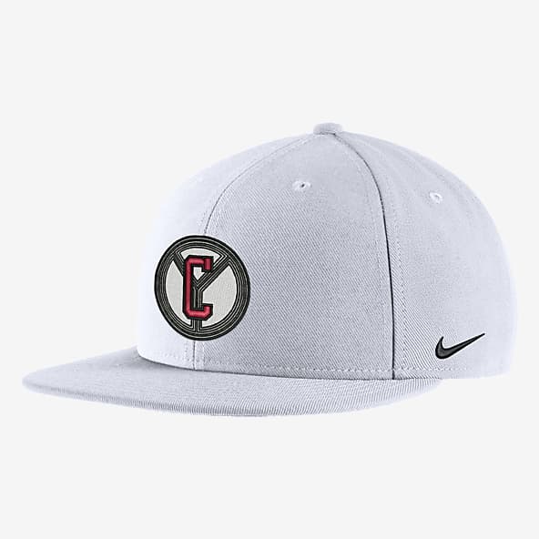 Nike con broche 2025