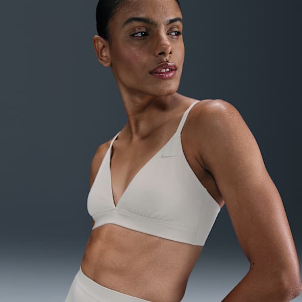 Nike Form Women's Light-Support Non-Padded Triangle Sports Bra