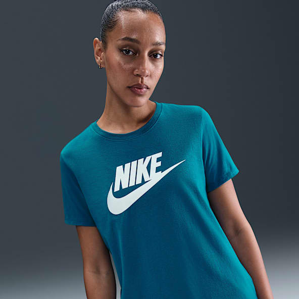 Nike Sportswear Essentials Playera con logotipo para mujer