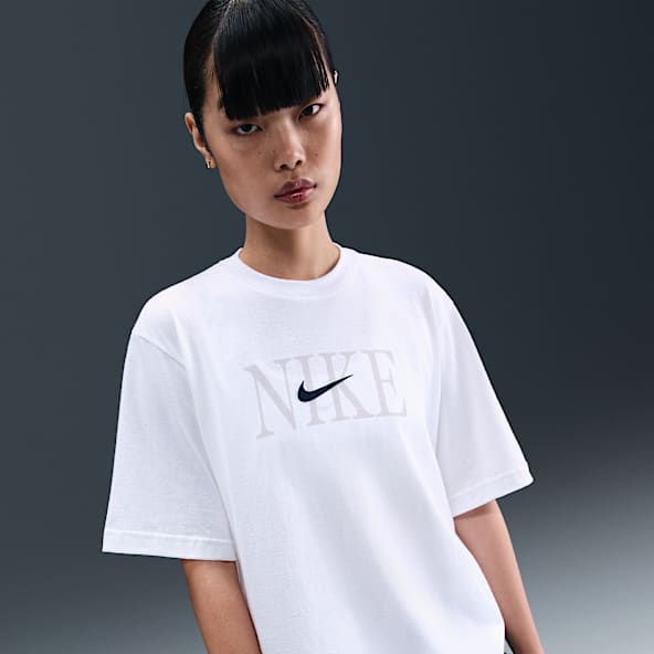 Nike Sportswear Essential Women's Boxy T-Shirt