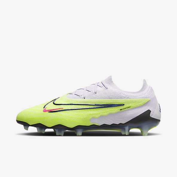 Phantom Football Boots. Nike DK