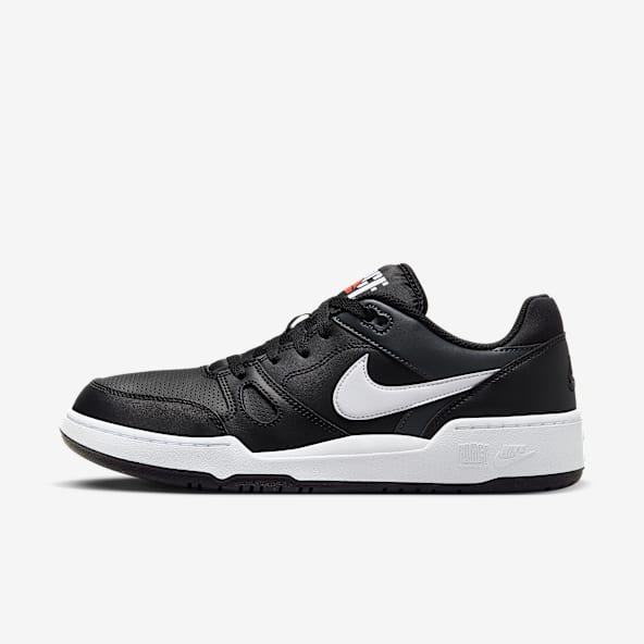 completely black nike shoes