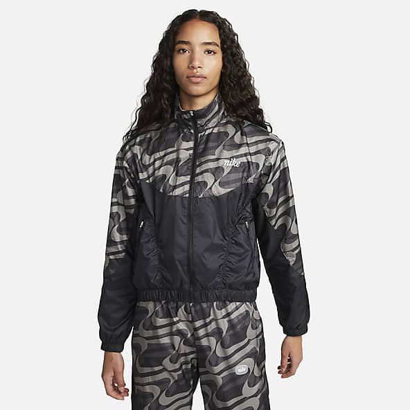 nike woman track suit