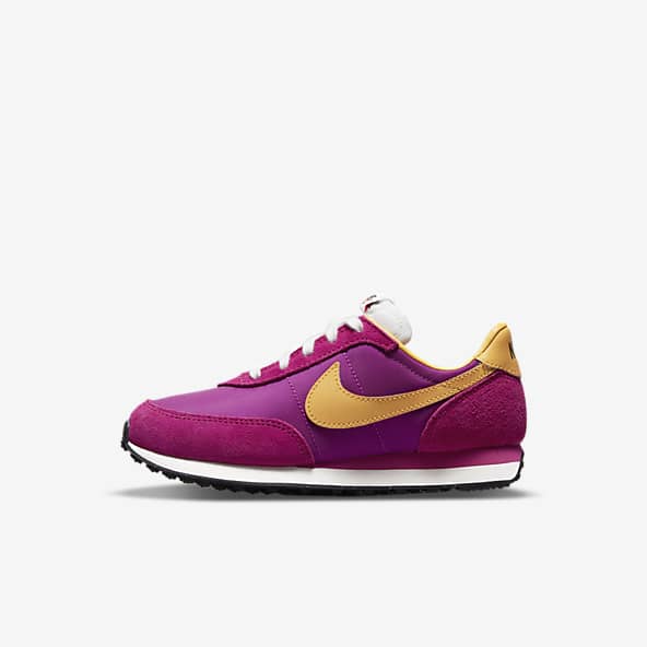 boys navy nike trainers