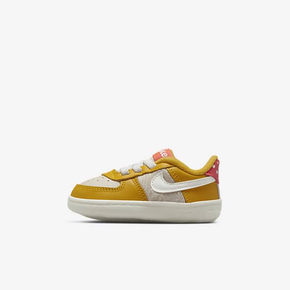 Mejora Maestría Autocomplacencia Amarillo Air Force 1 Calzado. Nike US