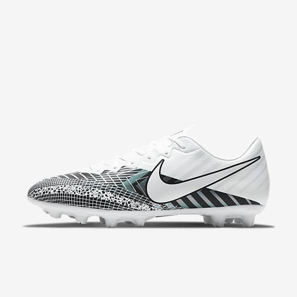 black and white nike soccer cleats