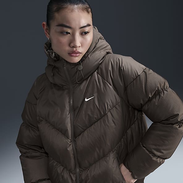 NIKE - NIKE(ナイキ) ブルゾン サイズS レディース 黒 長袖/ジップ 