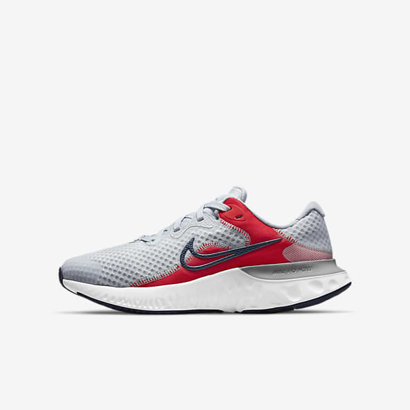 youth nike running shoes