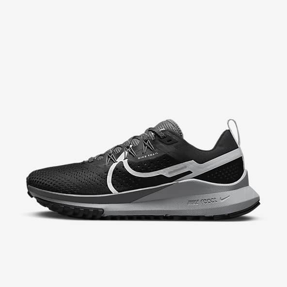 Trail Running Shoes. Nike PH