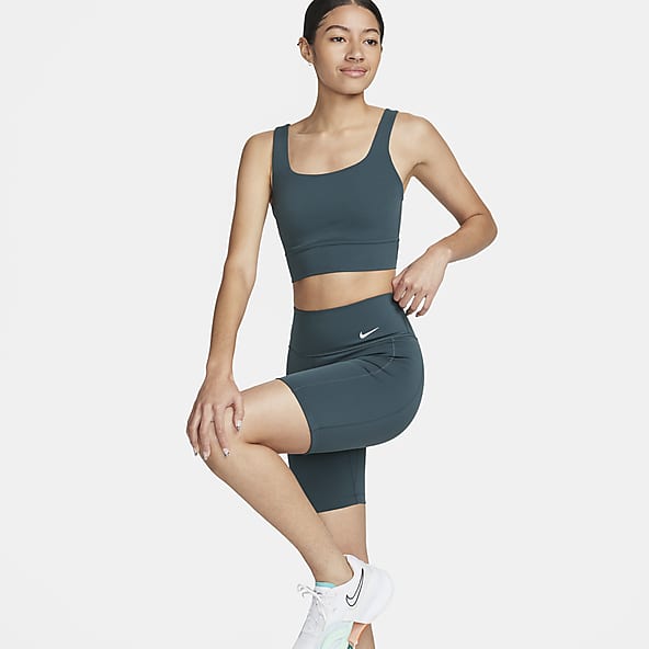 Nike Universa Mallas cortas de 20 cm de talle medio y sujeción